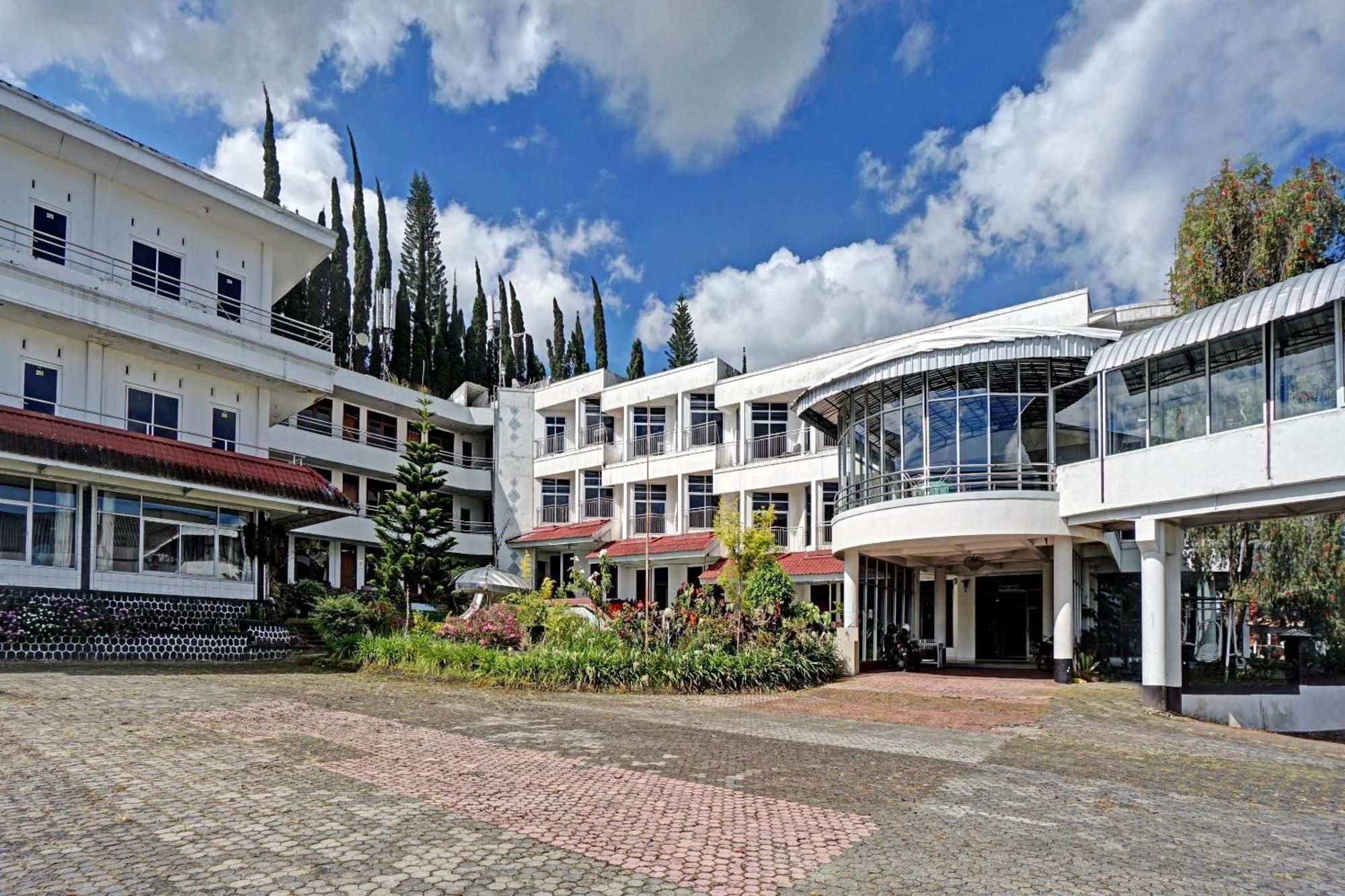 Oyo 90028 Hotel Victory Batu  Ngoại thất bức ảnh